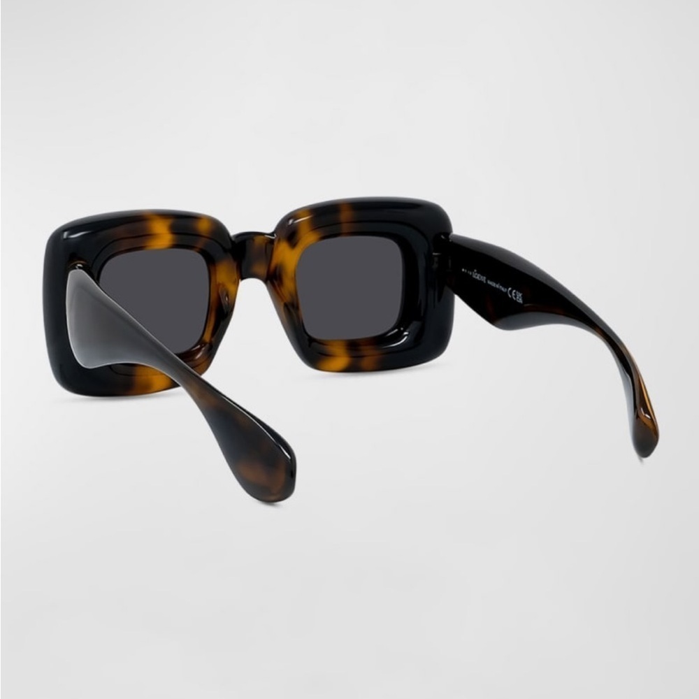 Loewe
Fashion Show Inflated Acetate Square sunglasses
0324 - Picture 2 of 5
